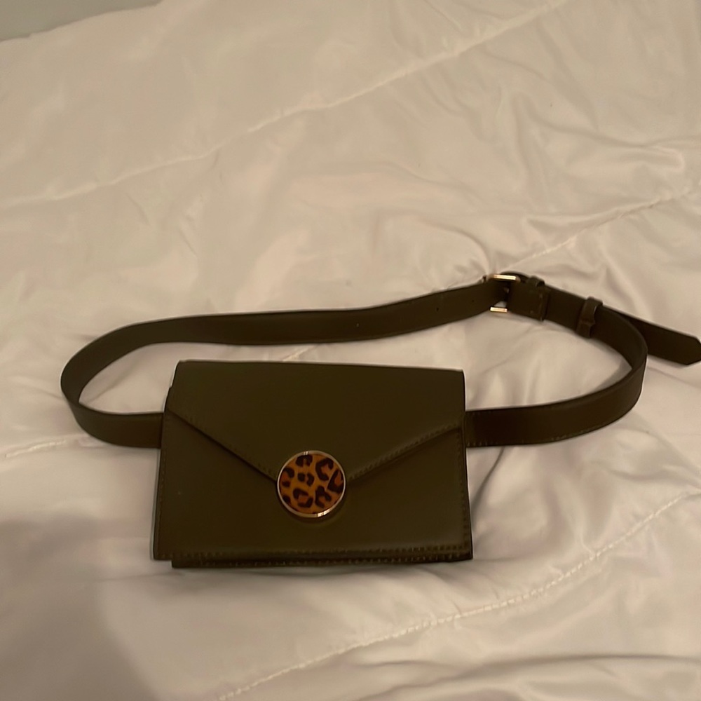 Belt olive bag - Bershka